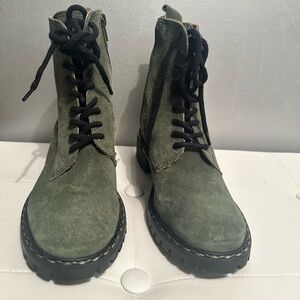 Lucky Brand Green Lace-Up Boots